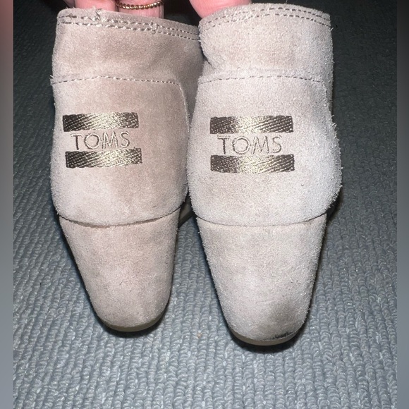 Gently Worn Tan Toms Suede Lace Up Booties - Size 8 - Picture 4 of 6
